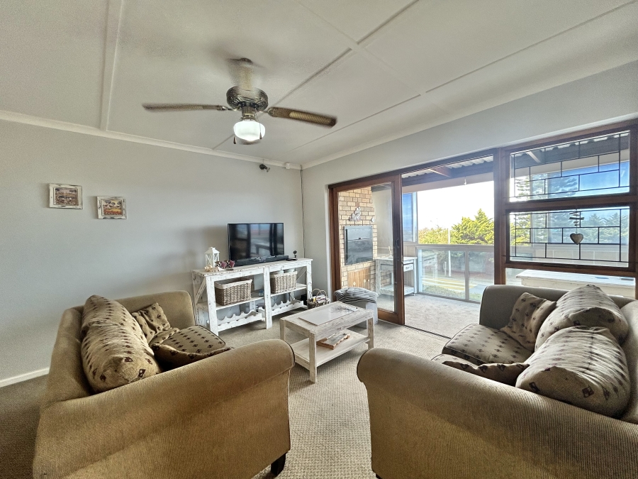 3 Bedroom Property for Sale in Wavecrest Eastern Cape